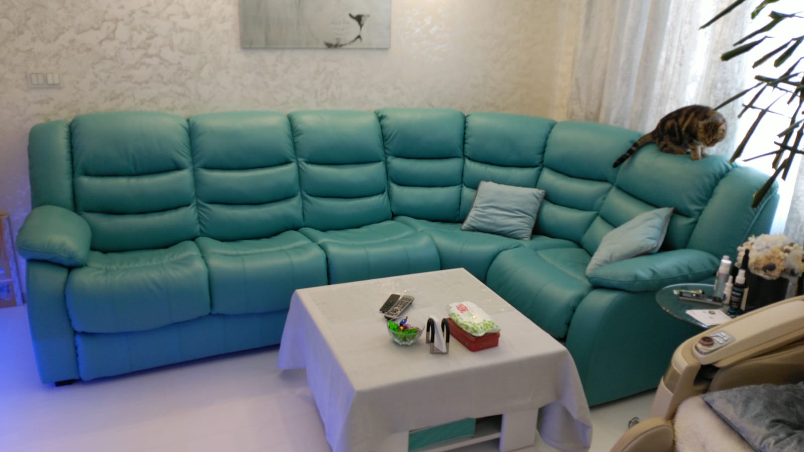 Перетяжка дивана на дому. Ейск